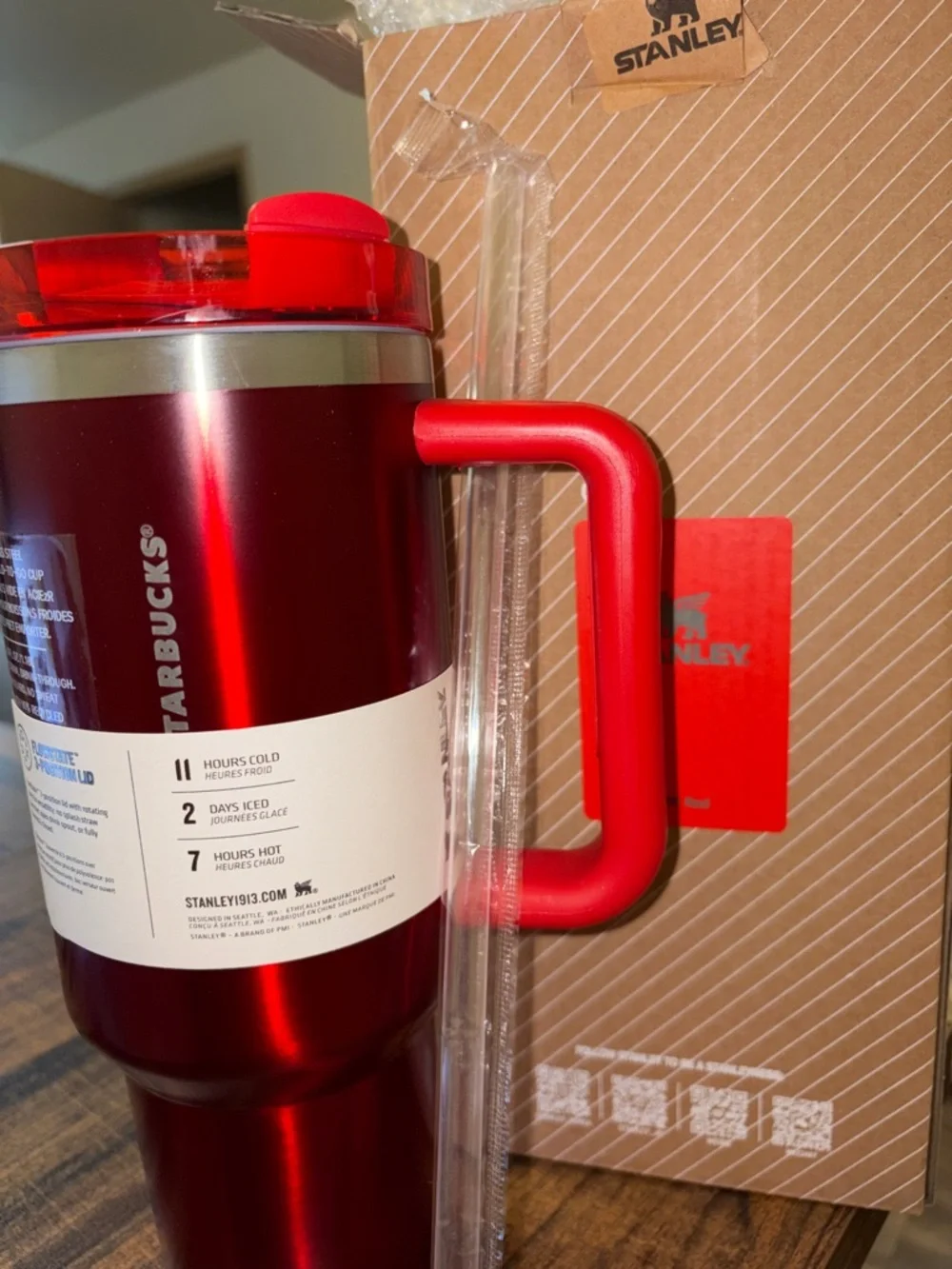 Stanley Bright Red Quencher H2.0 Travel Tumbler with Matching Lid - Picture 2 of 3